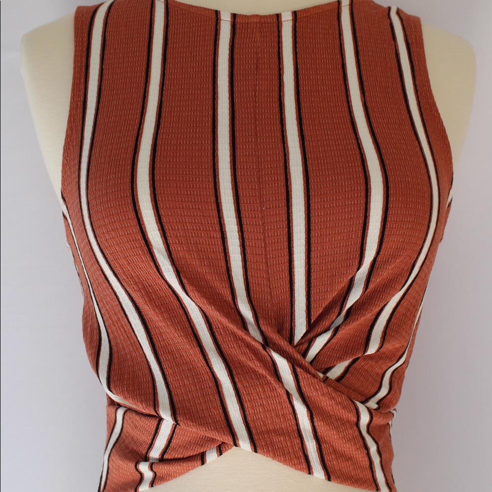 Crew Crop Top....Colors: rust (red)